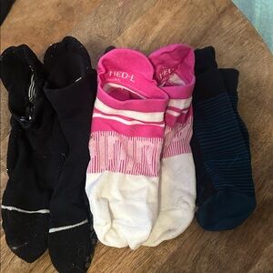 Lot of 3 pairs lululemon socks